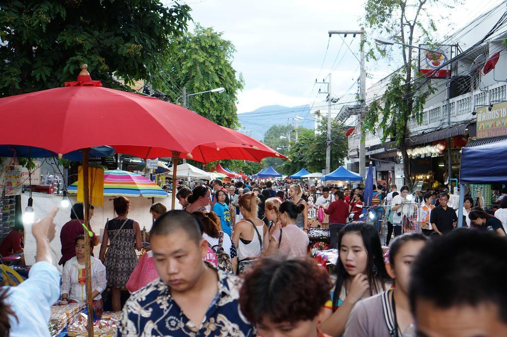 Walking Street Residence - Sha Extra Plus Chiang Mai Exteriör bild