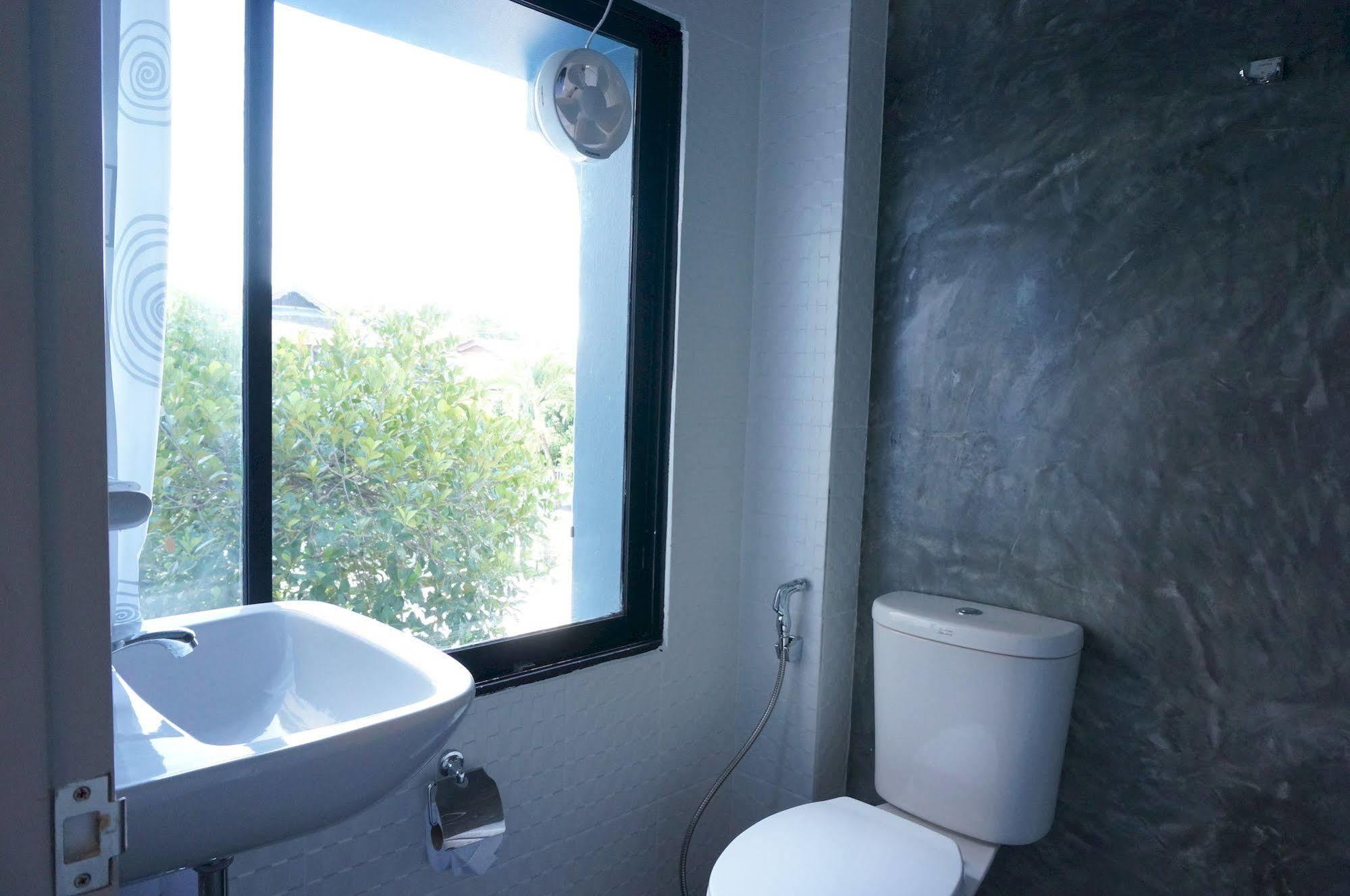 Walking Street Residence - Sha Extra Plus Chiang Mai Exteriör bild